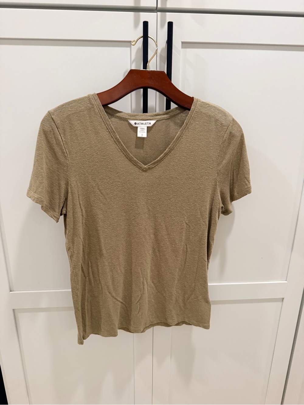 Athleta Linen TENCEL V-Neck Tee Olive Khaki Small